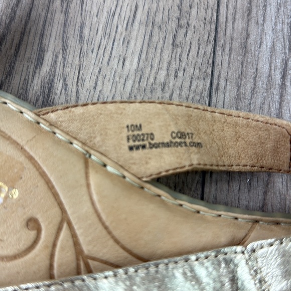 Born metallic gold flip flop - Picture 5 of 6